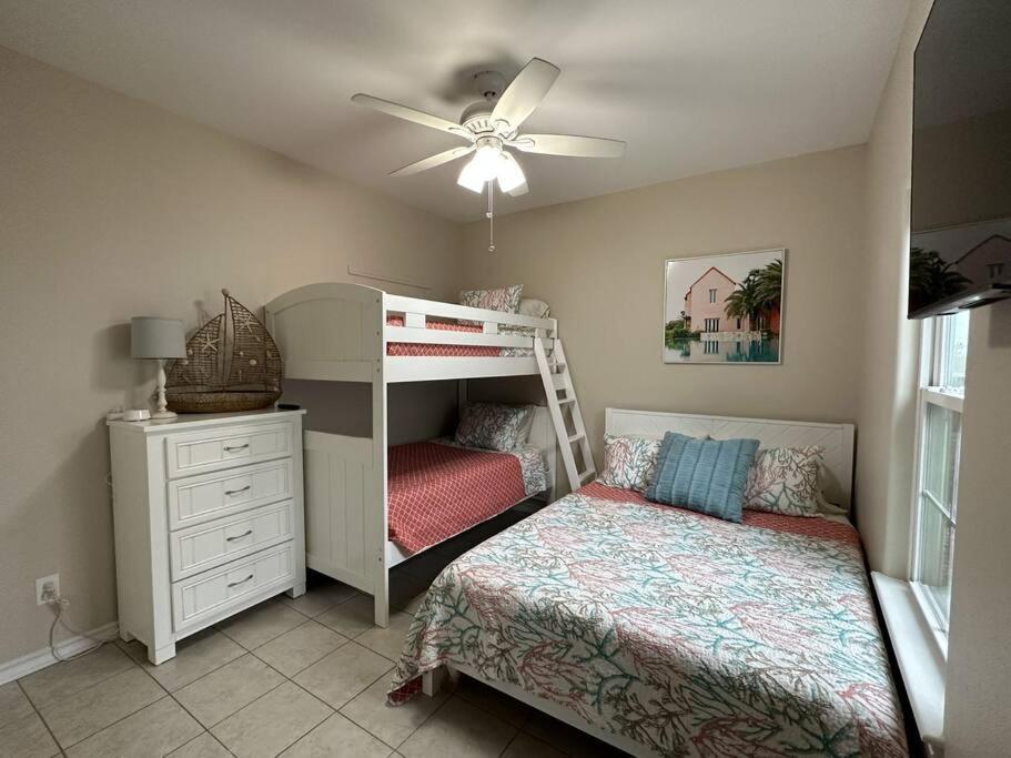 Barefoot Bungalow - Pet Friendly- 2 Bdrm Townhome Корпус-Кристи Экстерьер фото