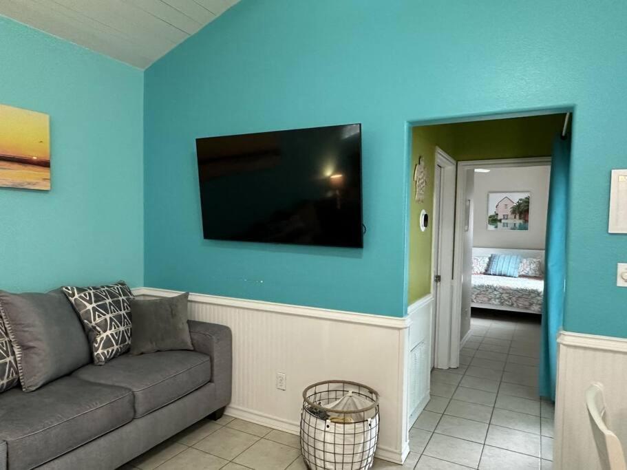 Barefoot Bungalow - Pet Friendly- 2 Bdrm Townhome Корпус-Кристи Экстерьер фото